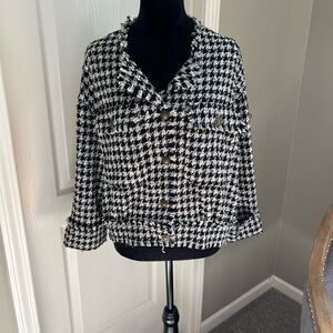 Chic Black and White Houndstooth Blazer